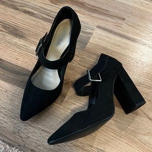 BLACK POINTED TOE JUSTFAB PUMPS! SIZE 7.5. LIKE NEW.